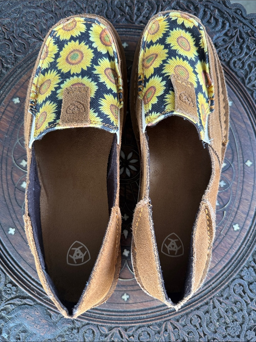 Ariat Sunflower Canvas Slip-Ons in Yellow and Brown - Picture 4 of 8